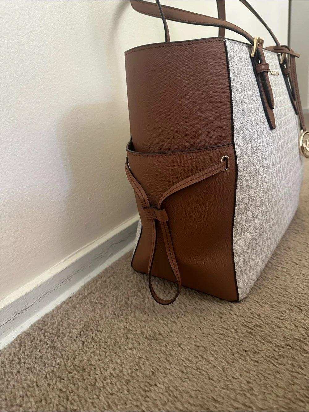 NWT Michael Kors Gilly Large Drawstring Travel Tote